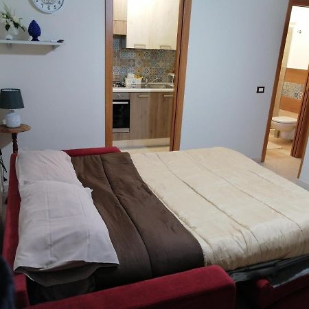 Stone House E Casa Vacanze Zia Rosina Montemaggiore Belsito 外观 照片