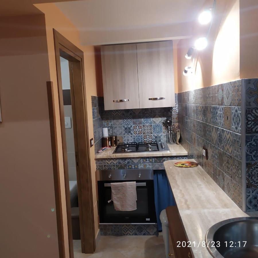 Stone House E Casa Vacanze Zia Rosina Montemaggiore Belsito 外观 照片