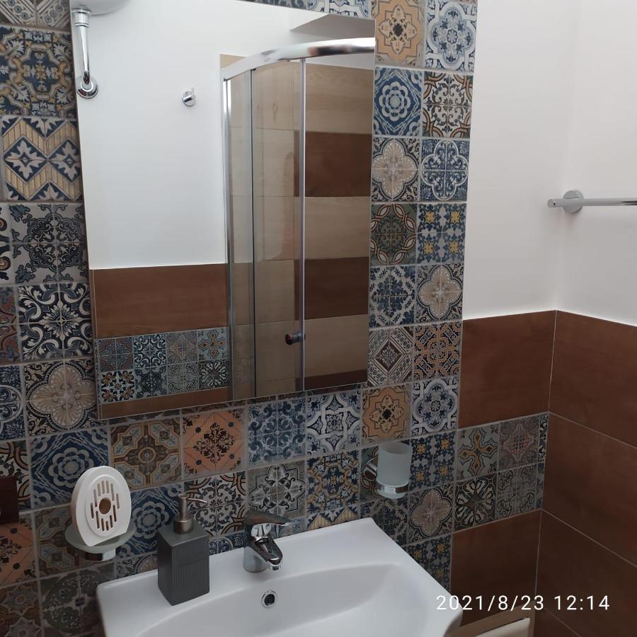 Stone House E Casa Vacanze Zia Rosina Montemaggiore Belsito 外观 照片