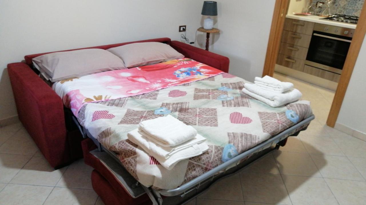 Stone House E Casa Vacanze Zia Rosina Montemaggiore Belsito 外观 照片